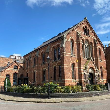 Boutique Chapel Apartment Within City Walls Chester Bagian luar foto